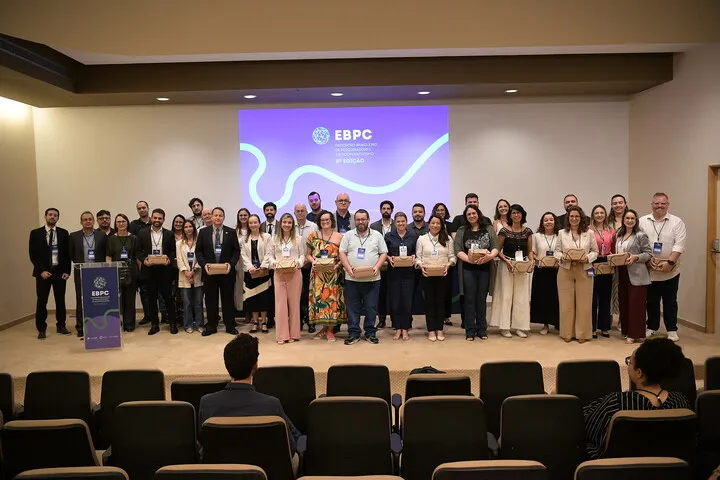 Artigo do 8º EBPC avalia eficiência das cooperativas de crédito