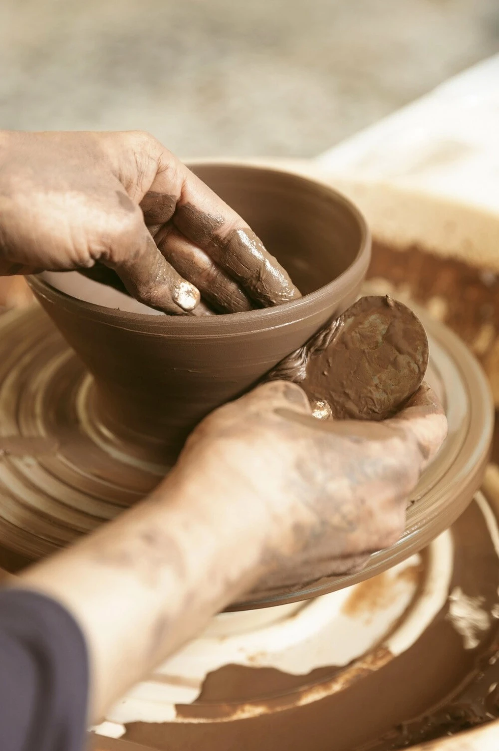 Artesanato de barro feito à mão