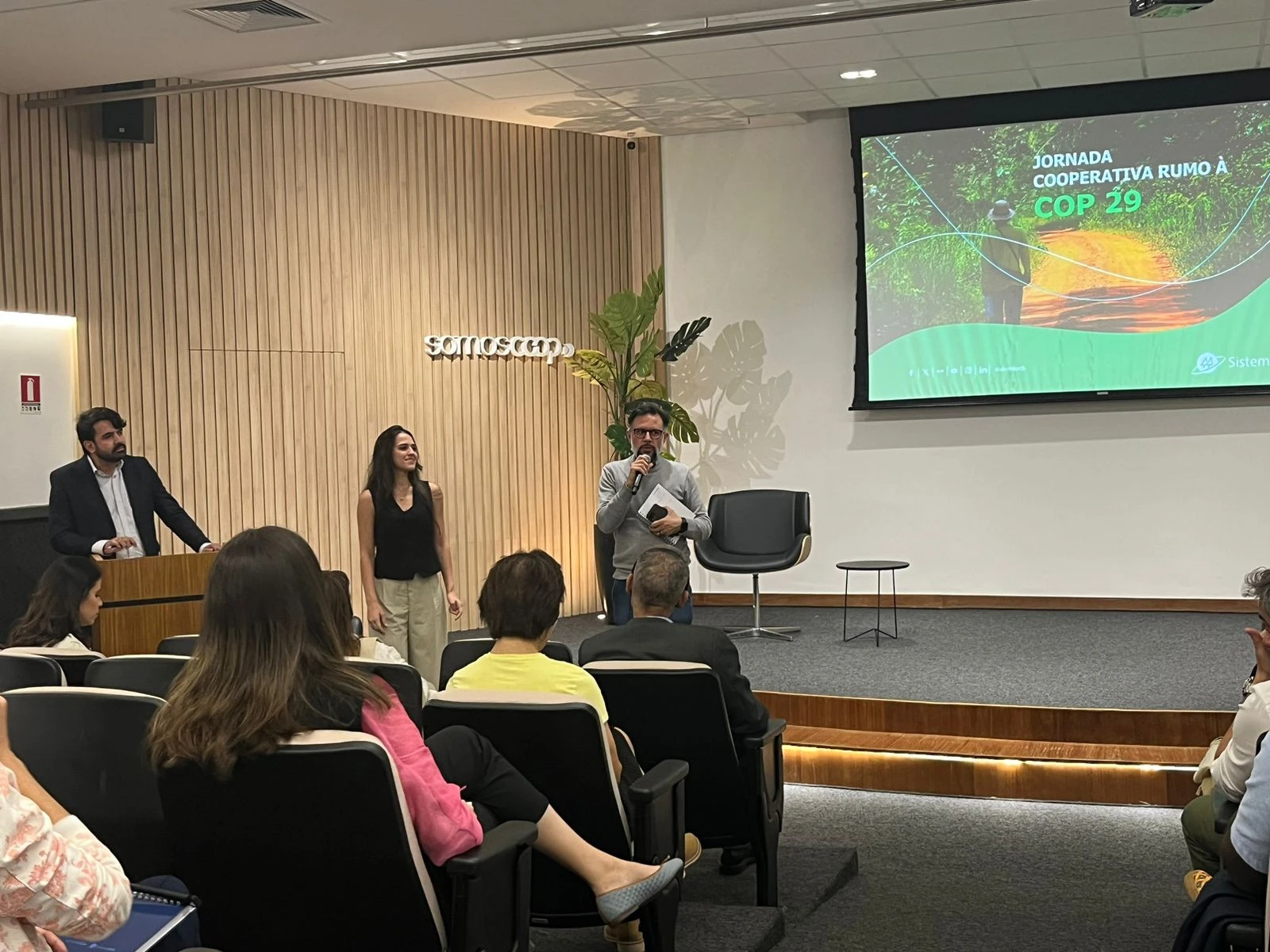 Representantes nacionais e internacionais puderam conhecer a Casa do Cooperativismo