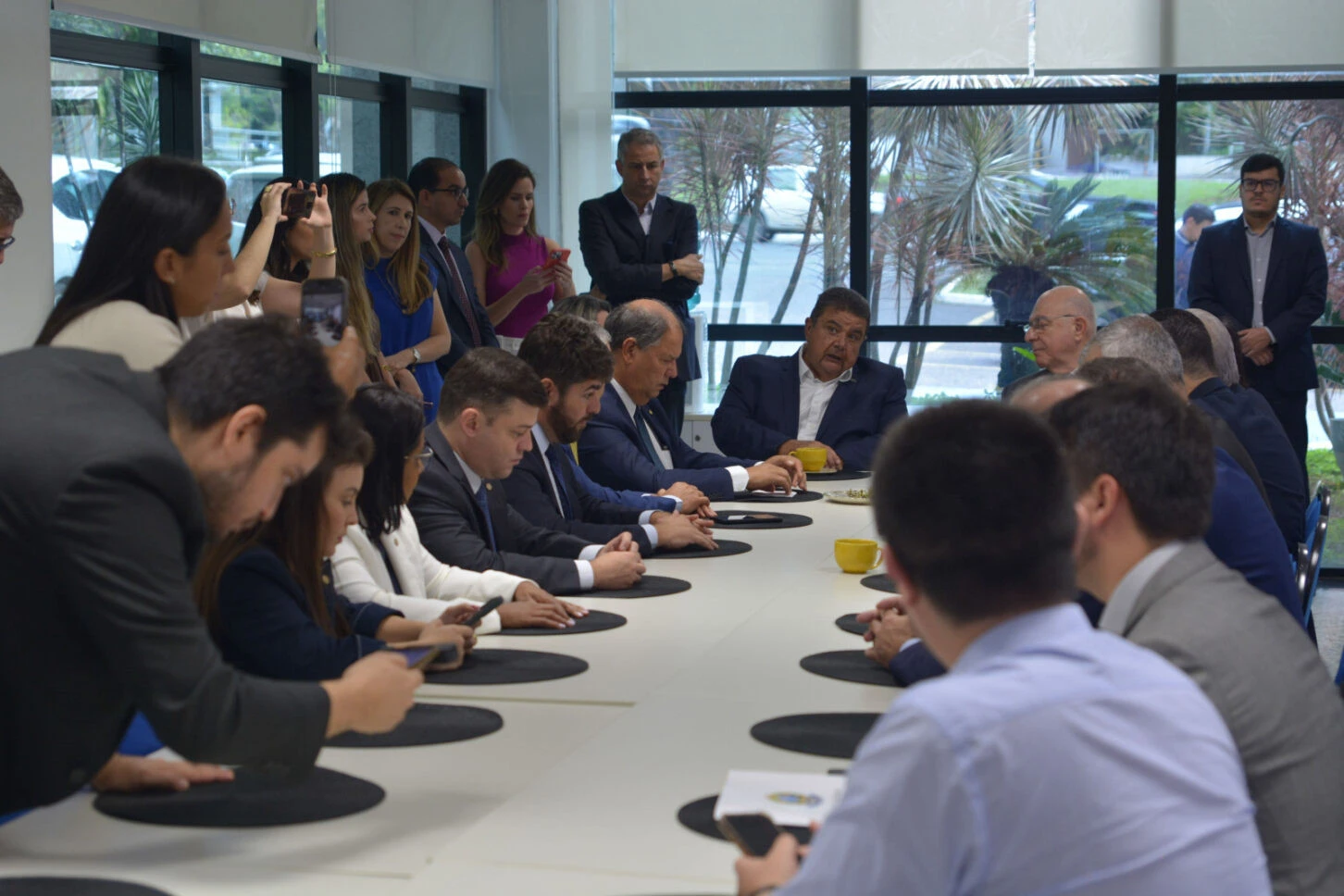 Frente Parlamentar do Cooperativismo se reúne para tratar sobre pautas prioritárias para 2024