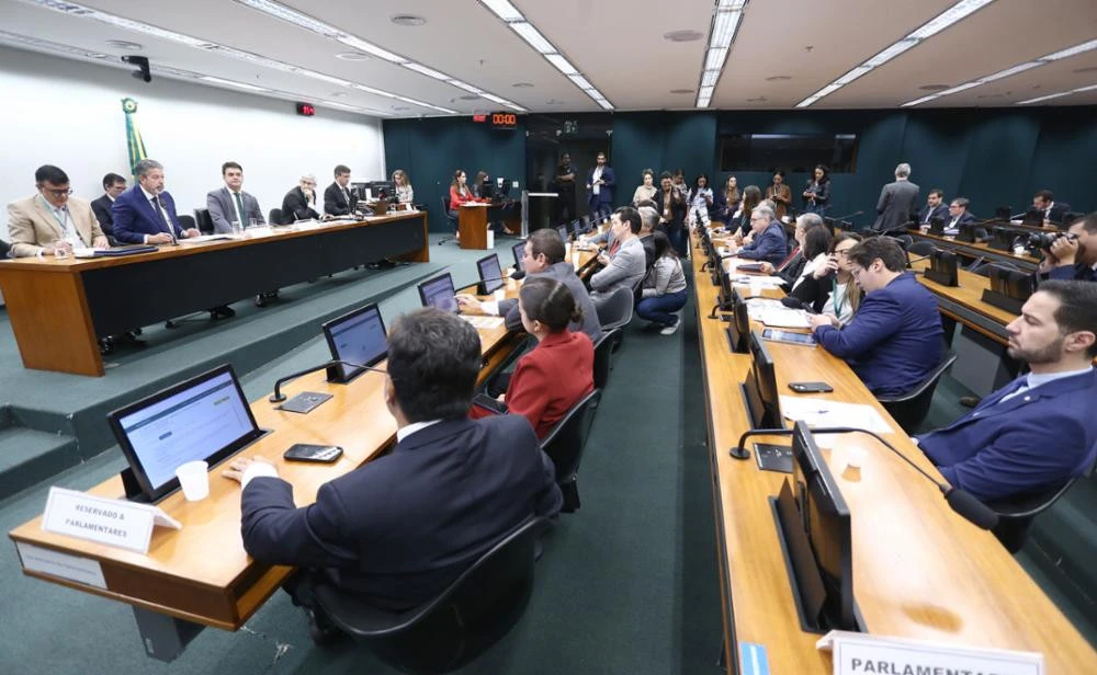 Reforma do IR avança na Câmara dos Deputados