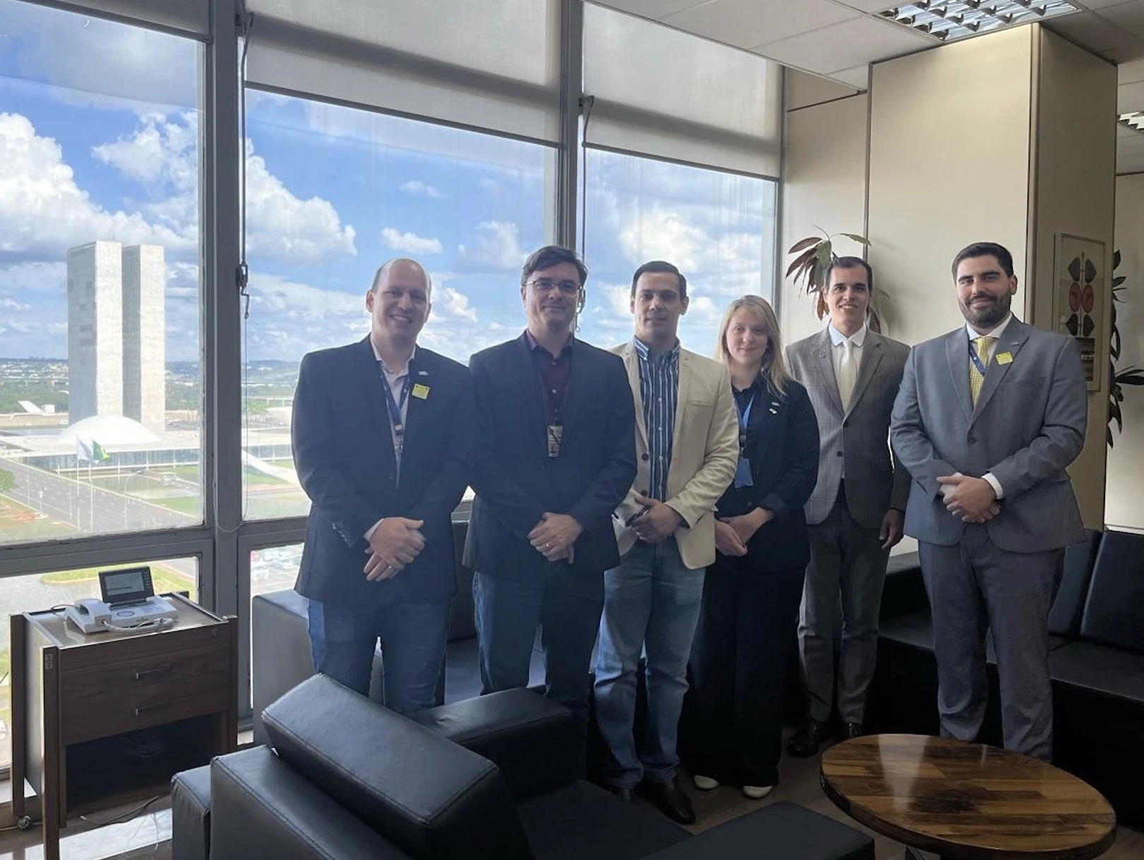 Representantes do Sistema OCB em encontro com novo secretário nacional de Telecomunicações, Hermano Tercius.