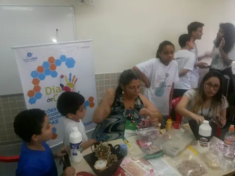 Crianças beneficiadas com ação em São Vicente/SP 