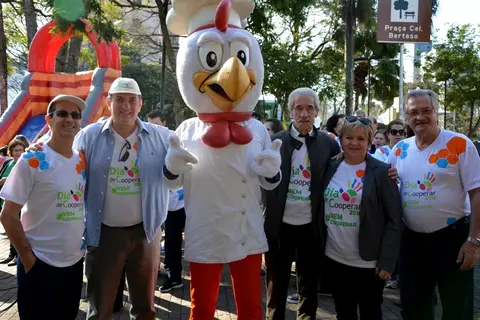Santa Catarina festeja o Dia Internacional do Cooperativismo com ação social, cultura e lazer 