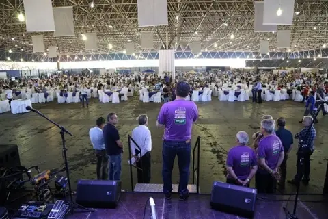 Festa do Dia do Cooperativismo reúne mais de 1,6 mil pessoas no Parque de Exposição