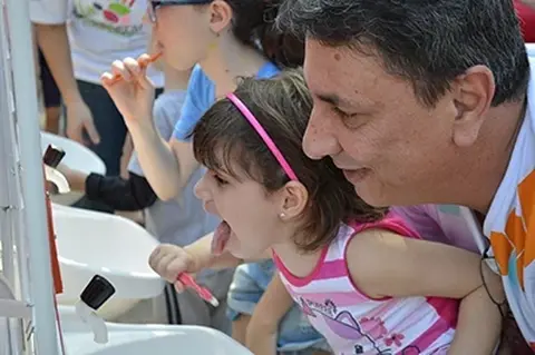 Celebração pelo Dia de Cooperar reúne mais de 3 mil pessoas na Praça Afonso Pena