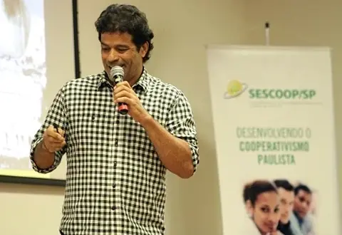 Dia C é lançado em SP durante o 1º Encontro Estadual de Desenvolvimento Social com a presença do ex-jogador Raí