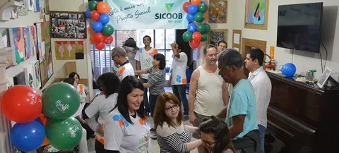 Sicoob Cecremef: Dia C na Casa das Palmeiras