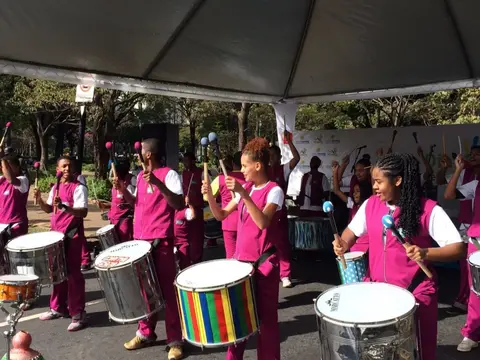 MG | Dia C começa animado ao som do Grupo Batuque Salubre/Instituto Unimed-BH