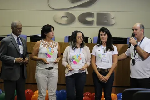 Cooperativas recebem homenagem durante lançamento no DF