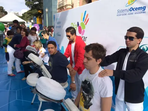 MG | Dia C oferece massagem relaxante aos participantes