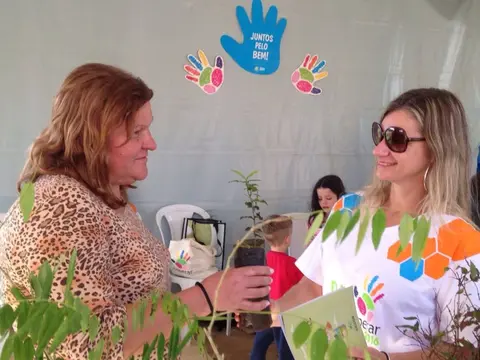 PR | Distribuição de mudas para a conscientização ambiental