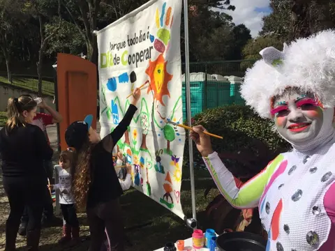 PR | Pintura Colaborativa no Dia C