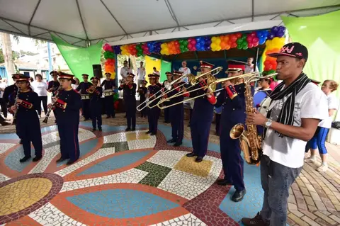 ES | Capixabas recebem banda marcial