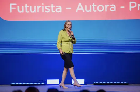 O Futuro é Coop: Martha Gabriel lança livro durante o 15º CBC 