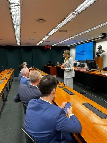 Sistema OCB destaca educação política em formação do Sicredi 